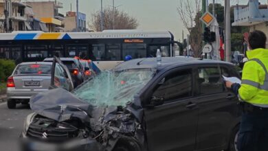 Θηβών, Αιγάλεω: Φορτηγό σε τρελή πορεία, διέλυσε οχήματα - Τρεις τραυματίες