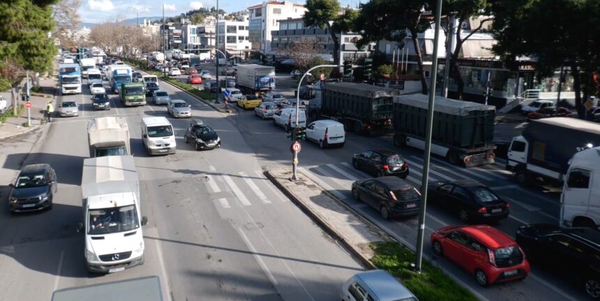 Ανακοίνωση της Τροχαίας Αττικής για την υπερφόρτωση σε Λεωφόρο Αθηνών και Κηφισό