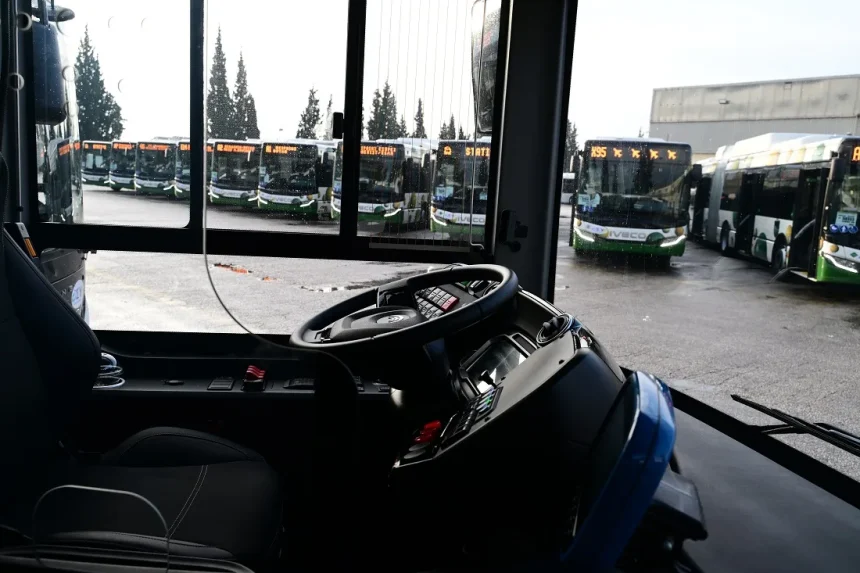 Σε ποια γραμμή του Αιγάλεω μπαίνουν κάμερες στα λεωφορεία - Σε τι στοχεύουν
