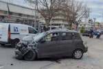 Η στιγμή που το φορτηγό στη Θηβών πέφτει πάνω σε σταθμευμένα οχήματα - Βίντεο