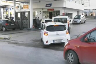 Ουρές στα πρατήρια καυσίμων, φόβοι για εκτίναξη της τιμής της βενζίνης