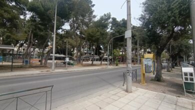"Κάθε φορά που τα παιδιά πετάγονται στον δρόμο από την πλατεία για τη μπάλα, σφίγγεται η ψυχή μου..."