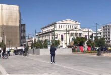 Μάχη για τη ζωή του δίνει ο 17χρονος που παρασύρθηκε από λεωφορείο στον Πειραιά – Τι λέει ο οδηγός