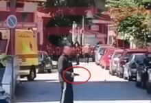 Πανικός στο Γενικό Κρατικό Νίκαιας: Άντρας τριγυρνούσε και απειλούσε με όπλο στο χέρι