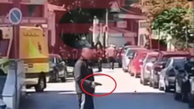 Πανικός στο Γενικό Κρατικό Νίκαιας: Άντρας τριγυρνούσε και απειλούσε με όπλο στο χέρι