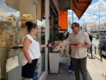 Περιοδεία του Γαβριήλ Σακελλαρίδη στο Αιγάλεω – Στο επίκεντρο ακρίβεια και ιδιωτικό χρέος