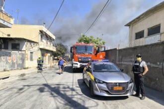 Άμεση κινητοποίηση του Δήμου Αιγάλεω για την πυρκαγιά στον Βοτανικό