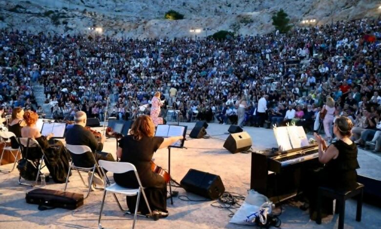 Δυναμική παρουσία των Σχολείων του Αιγάλεω στη μεγάλη Μαθητική Συναυλία – Αφιέρωμα στον Χρήστο Νικολόπουλο