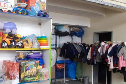 Η κουλτούρα αλληλεγγύης του Αιγάλεω ενισχύεται με Κοινωνική Ιματιοθήκη