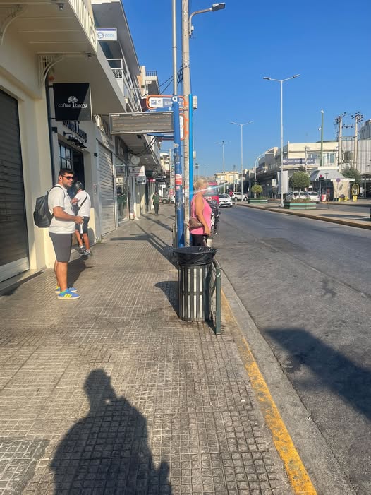 Το Αιγάλεω διψάει για πράσινο, ο Δήμος "φυτεύει" πλάκες, ο κόσμος βασανίζεται