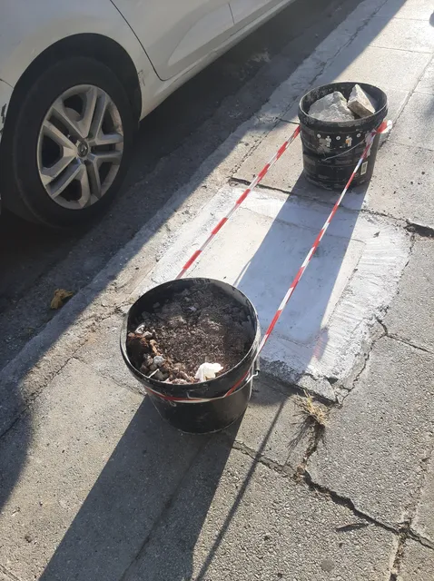 Το Αιγάλεω διψάει για πράσινο, ο Δήμος "φυτεύει" πλάκες, ο κόσμος βασανίζεται