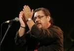Αφιέρωμα στον Λαυρέντη: Διονύσης Τσακνής, Παυλίνα Βουλγαράκη, Κίτρινα Ποδήλατα - Θέατρο Αλέξης Μινωτής, είσοδος ελεύθερη