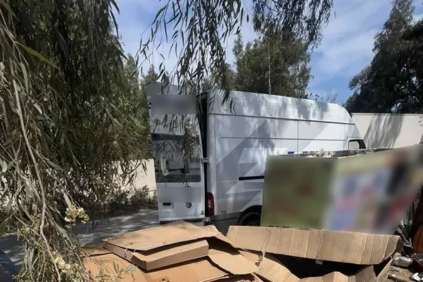Αιγάλεω: Πέταγαν μπάζα με κλαρκ - Συλλήψεις και κατάσχεση